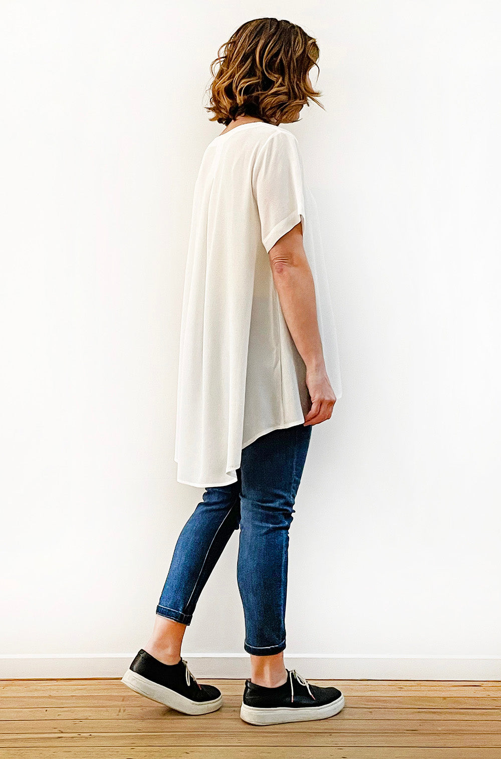 VISCOSE SHORT SLEEVE HI LO TOP IVORY