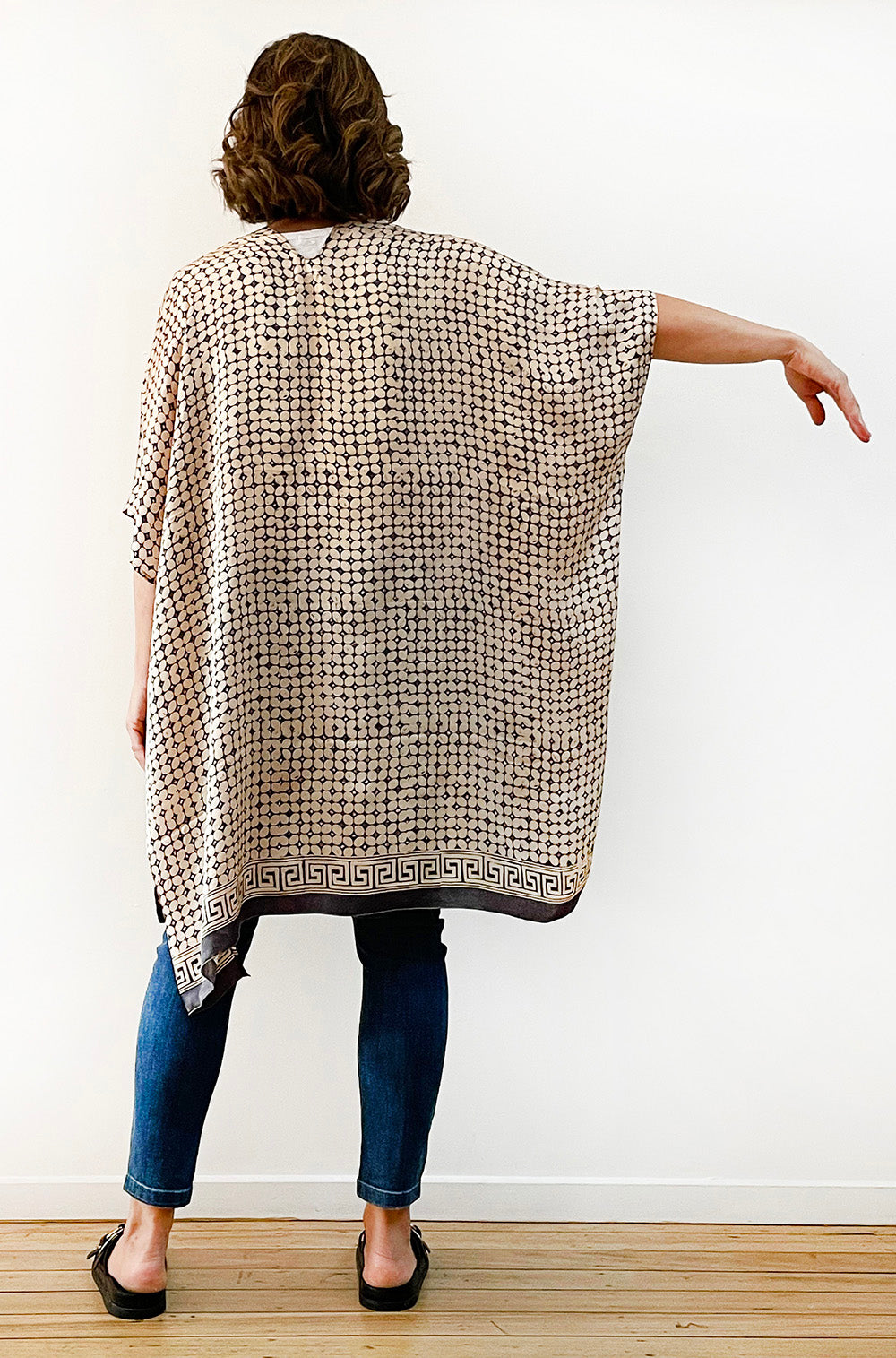 SILK KIMONO IN ECRU AND GREY PRINT