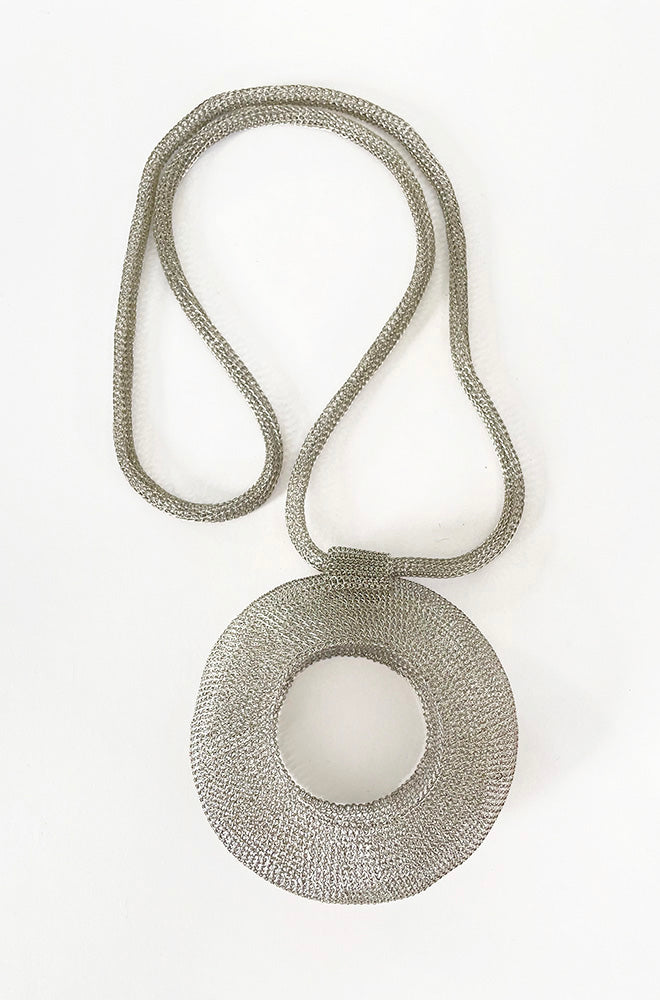 WIRE DONUT NECKLACE SILVER
