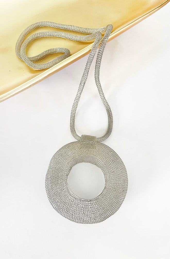 WIRE DONUT NECKLACE SILVER