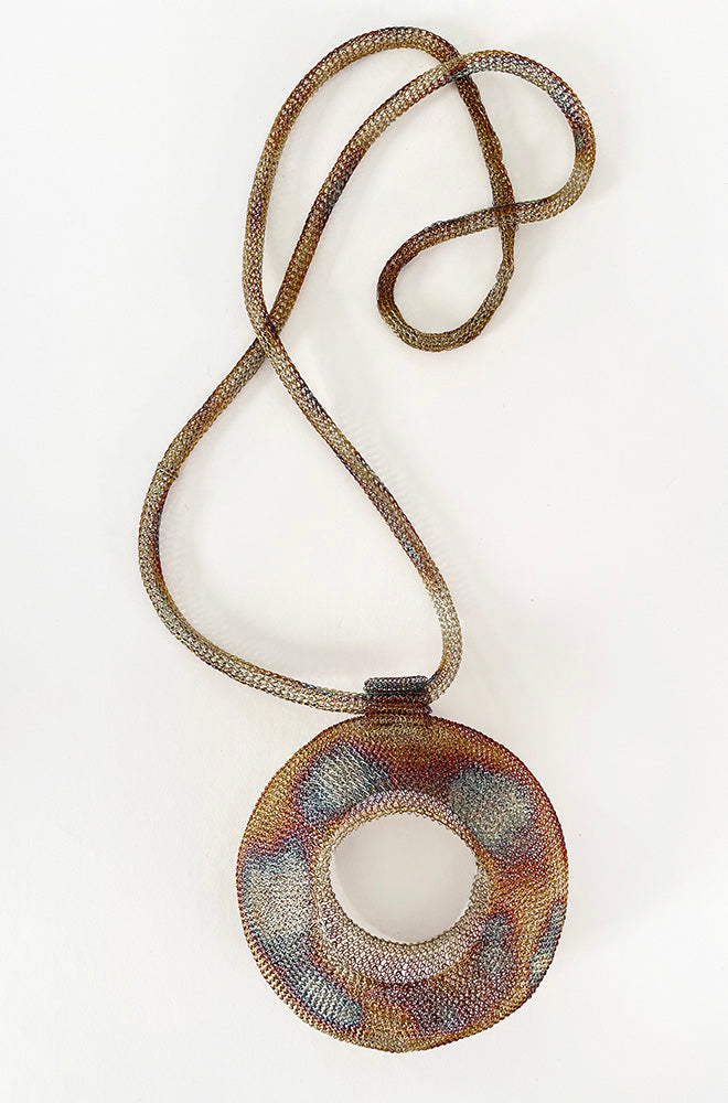 WIRE DONUT NECKLACE OXIDISED