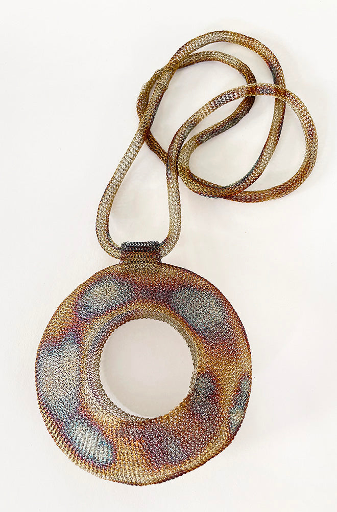 WIRE DONUT NECKLACE OXIDISED