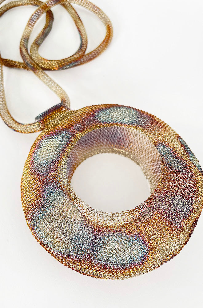WIRE DONUT NECKLACE OXIDISED