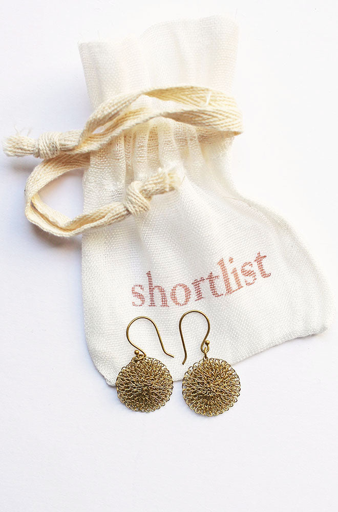 SMALL WIRE DISC EARRINGS BRASS