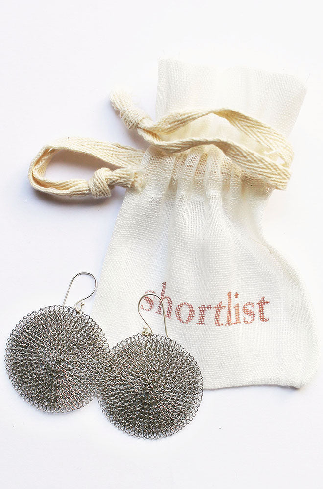 MEDIUM WIRE DISC EARRINGS SILVER