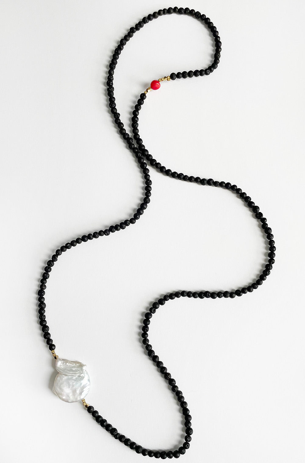 SINGLE FRESHWATER PEARL AND LAVA STONE LONG NECKLACE