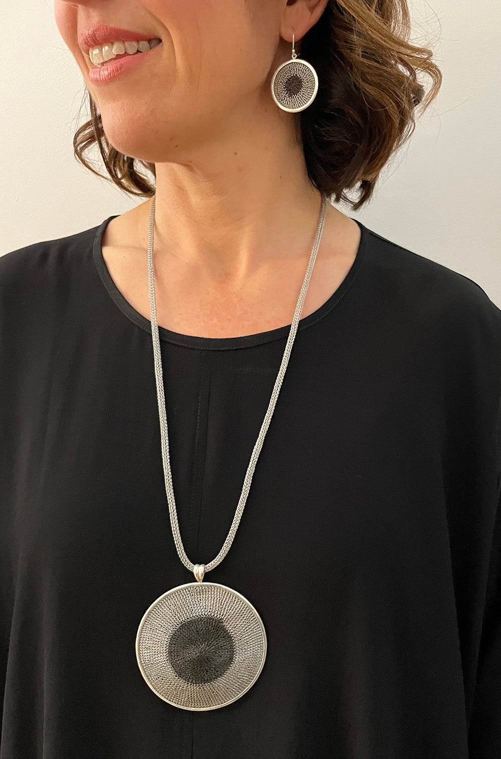 WIRE TWO TONE DISC EARRINGS SILVER