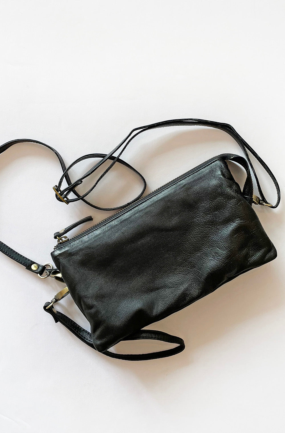 LEATHER WALKING BAG BLACK