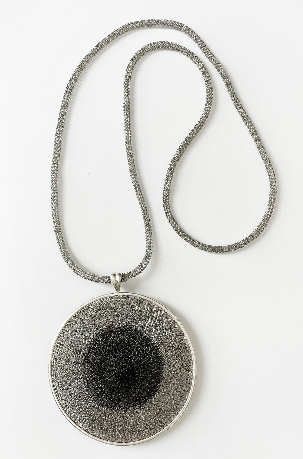 WIRE TWO TONE DISC PENDANT SILVER