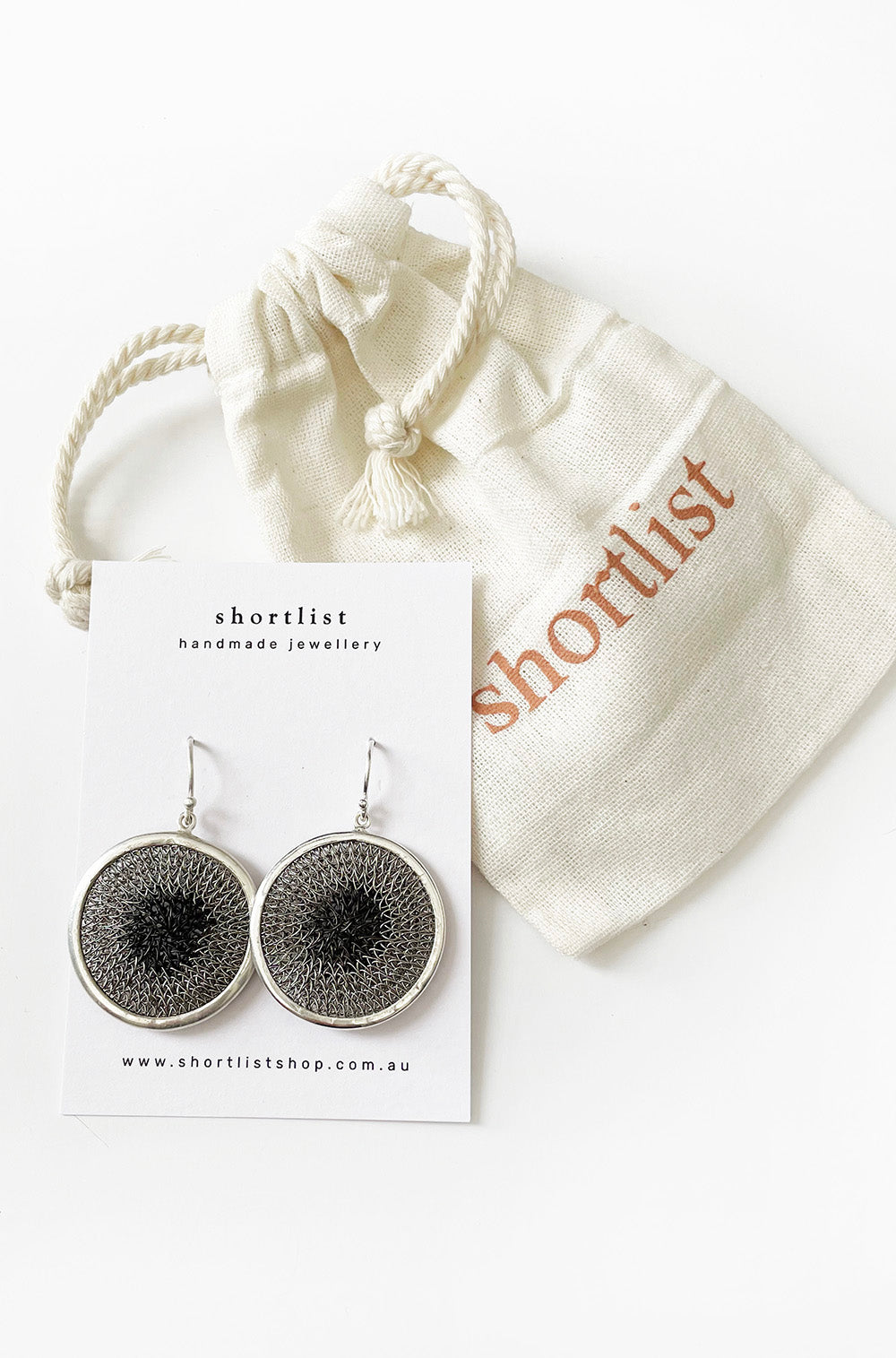 WIRE TWO TONE DISC EARRINGS SILVER