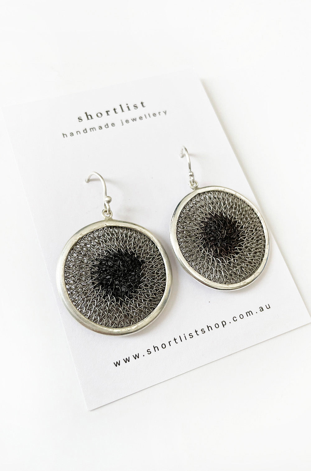 WIRE TWO TONE DISC EARRINGS SILVER