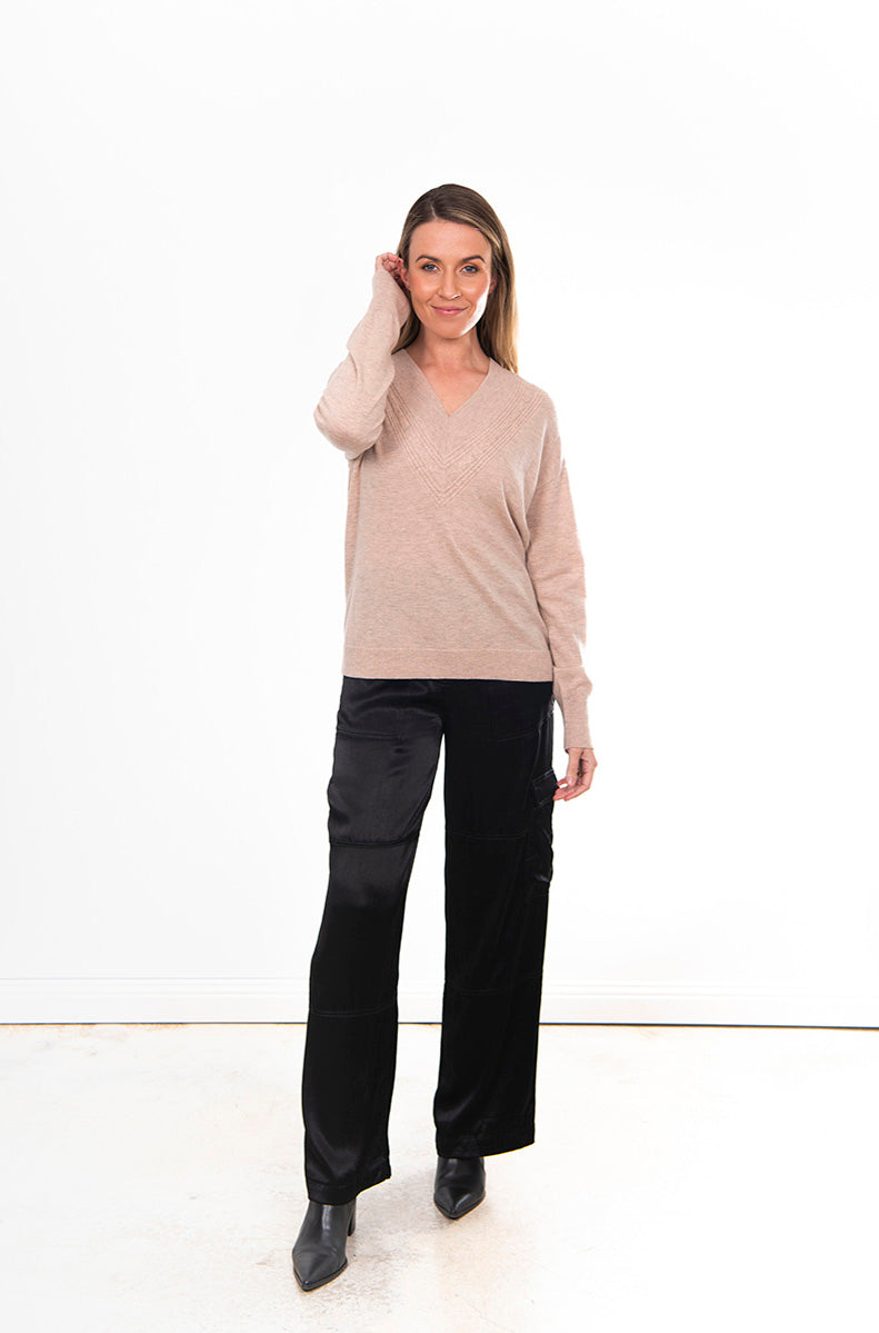 BRIDGE & LORD MERINO CASHMERE V-NECK CABLE PULLOVER STONE