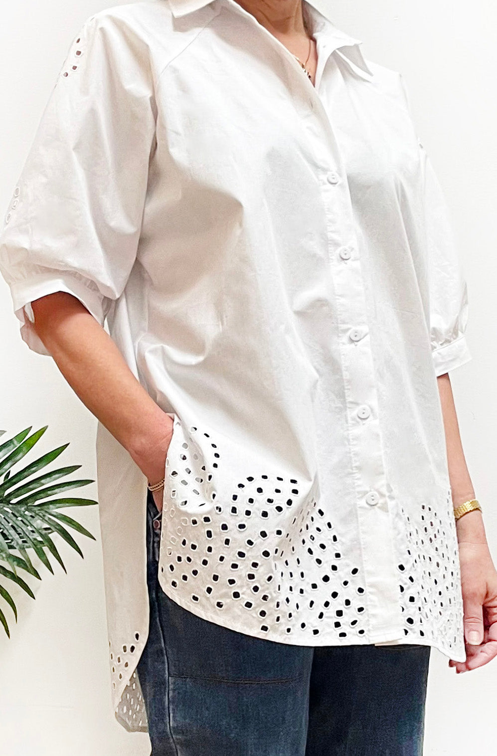 COTTON GATHERED SLEEVE CUTWORK SHIRT WHITE