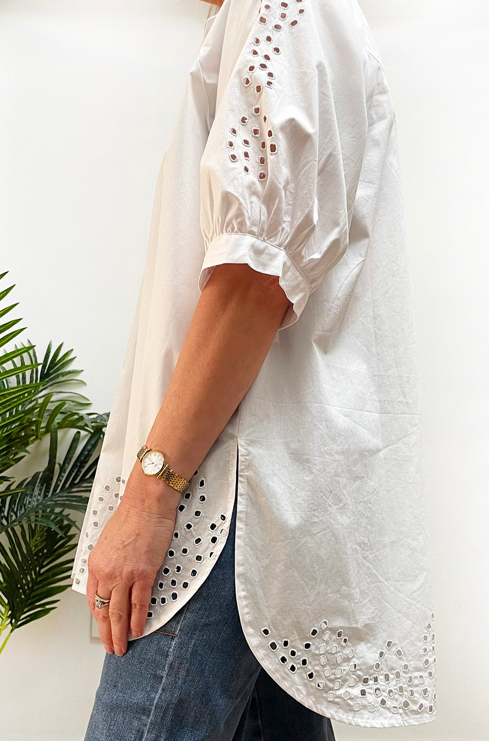 COTTON GATHERED SLEEVE CUTWORK SHIRT WHITE