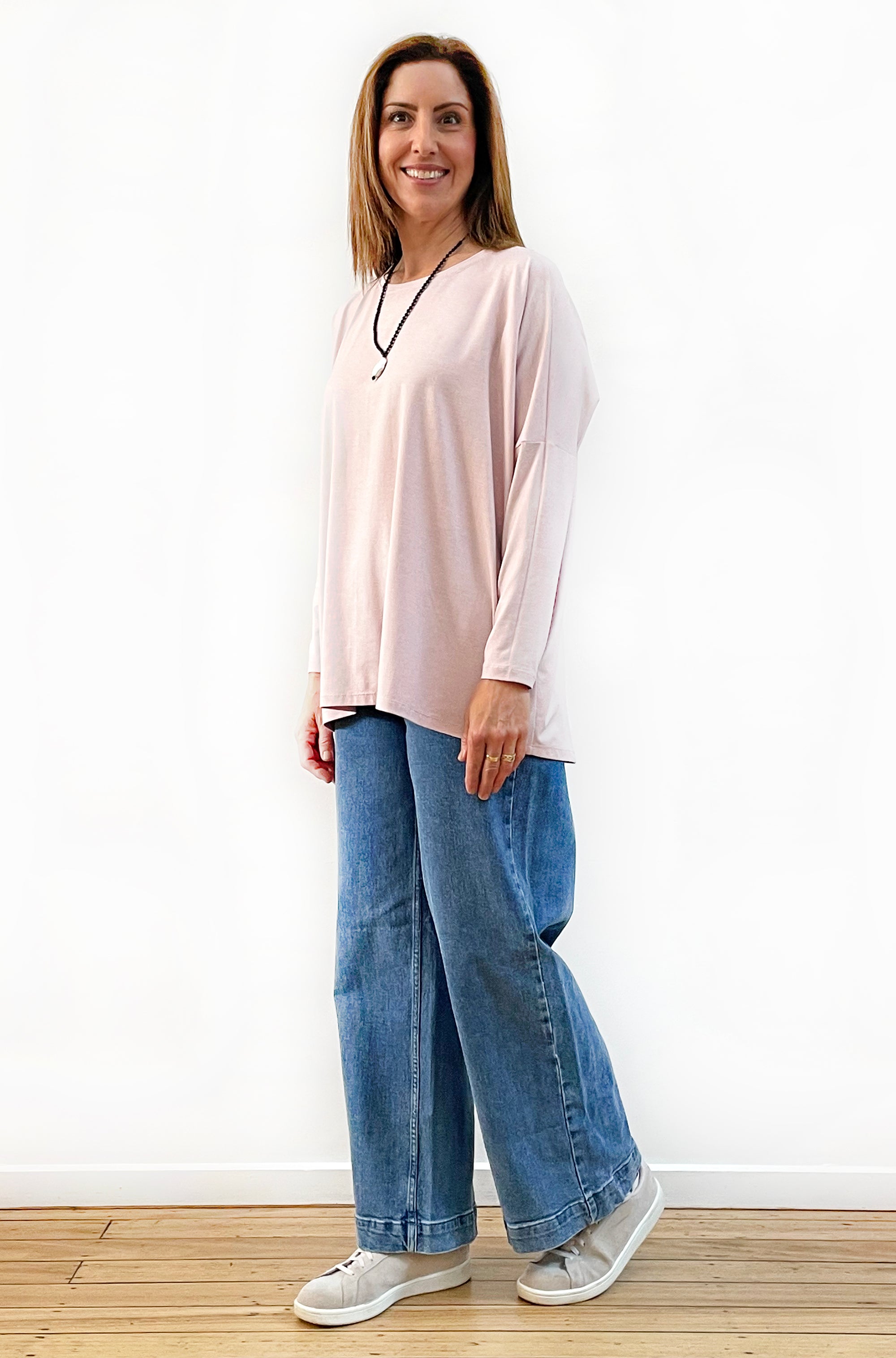 BAMBOO LONG SLEEVE CURVED HEM BOX TEE DUSTY PINK