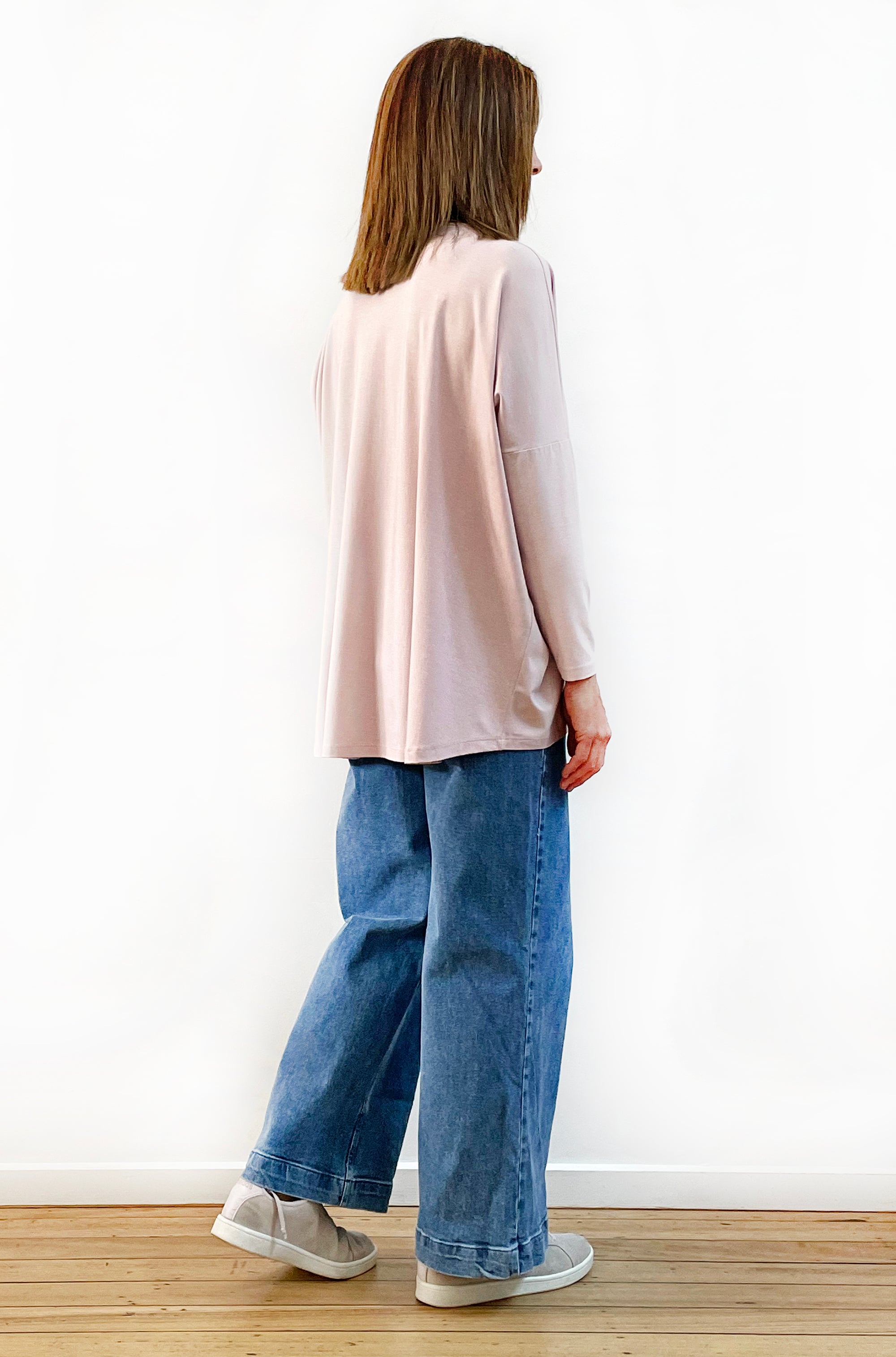 BAMBOO LONG SLEEVE CURVED HEM BOX TEE DUSTY PINK