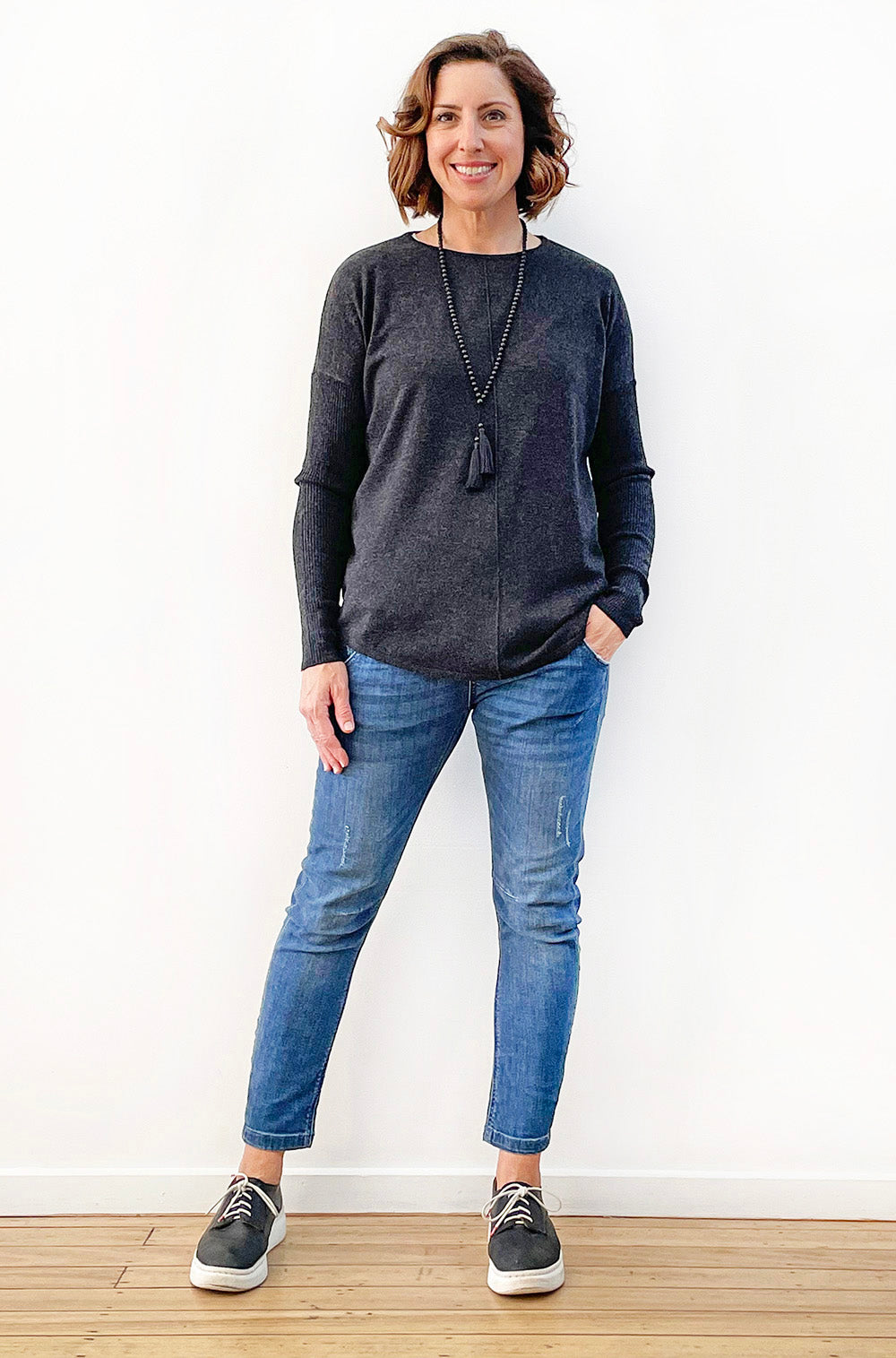 BRIDGE & LORD MERINO CASHMERE RELAXED CREW NECK NAVY