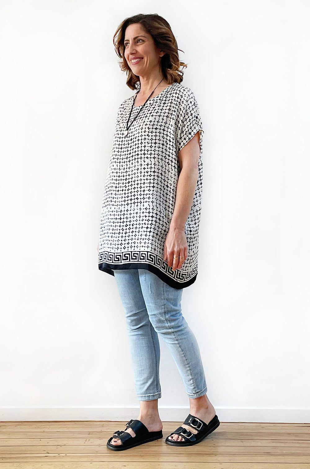 SILK TUNIC IN BLACK TILE PRINT