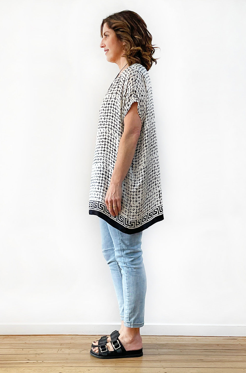 SILK TUNIC IN BLACK TILE PRINT