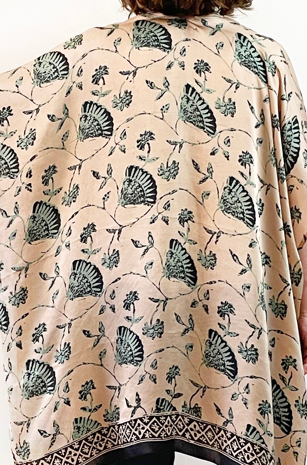 SILK KIMONO IN FAN PRINT