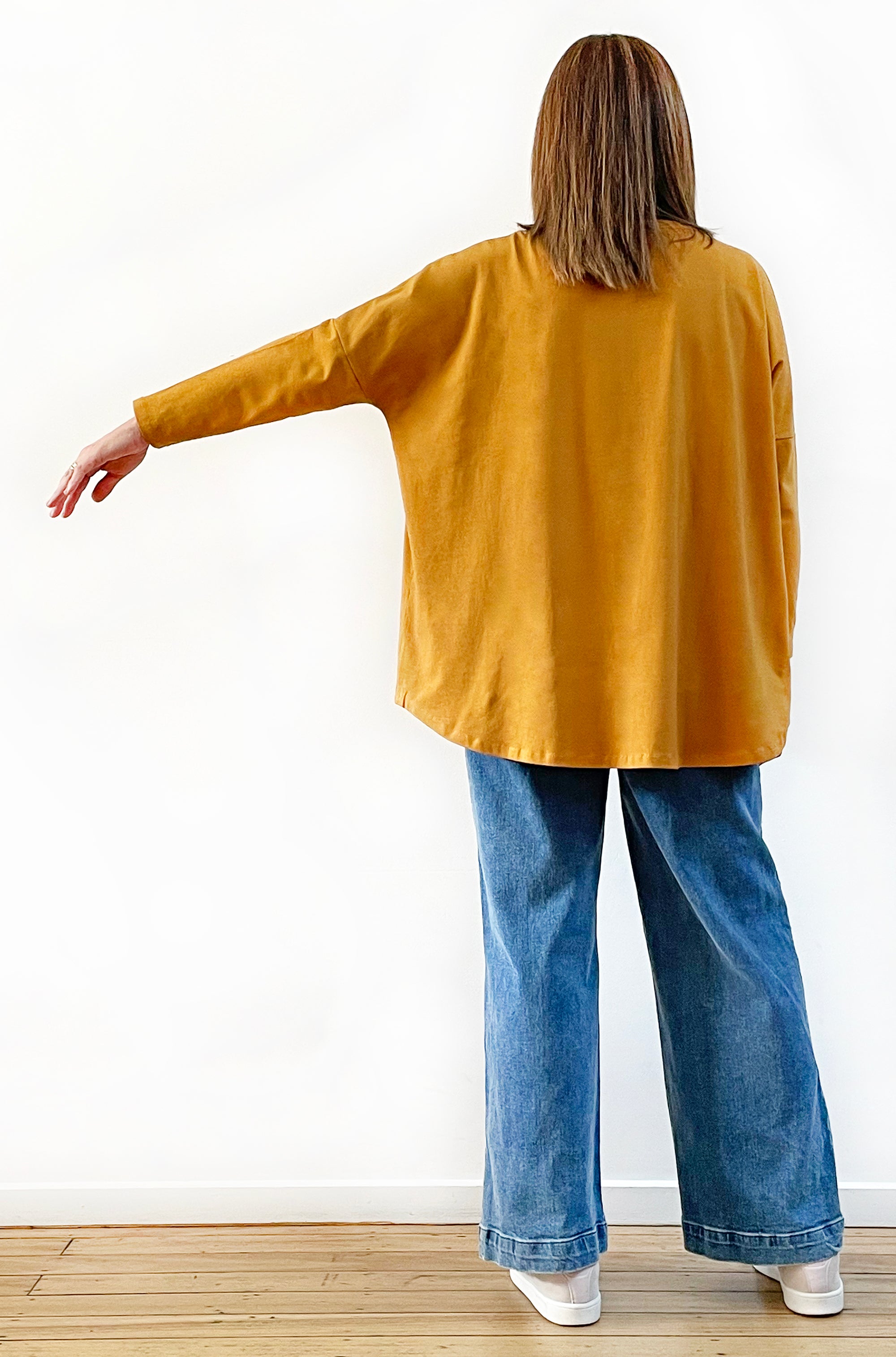 BAMBOO/ORGANIC COTTON LONG SLEEVE CURVED HEM BOX TOP MARIGOLD