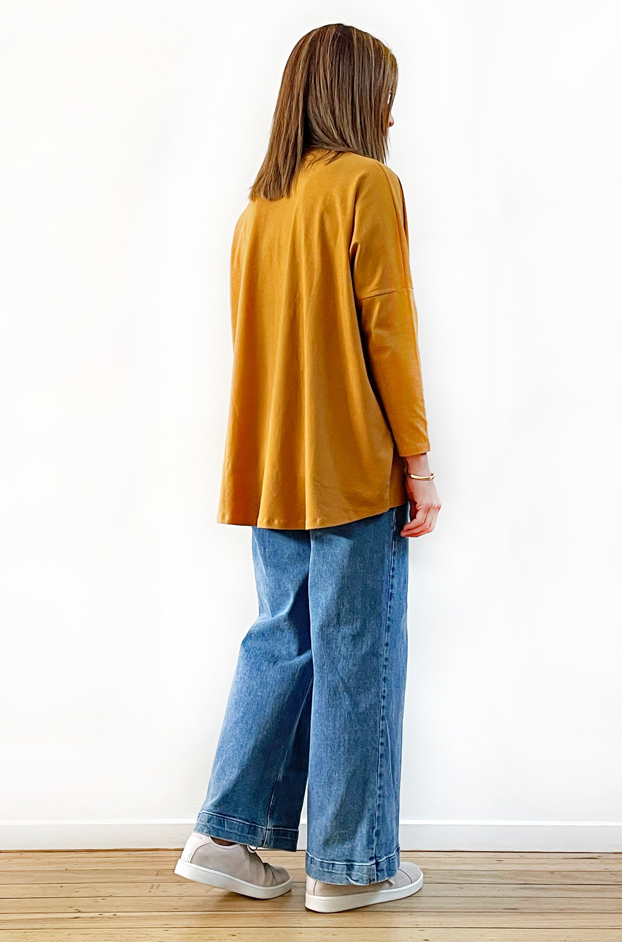 BAMBOO/ORGANIC COTTON LONG SLEEVE CURVED HEM BOX TOP MARIGOLD