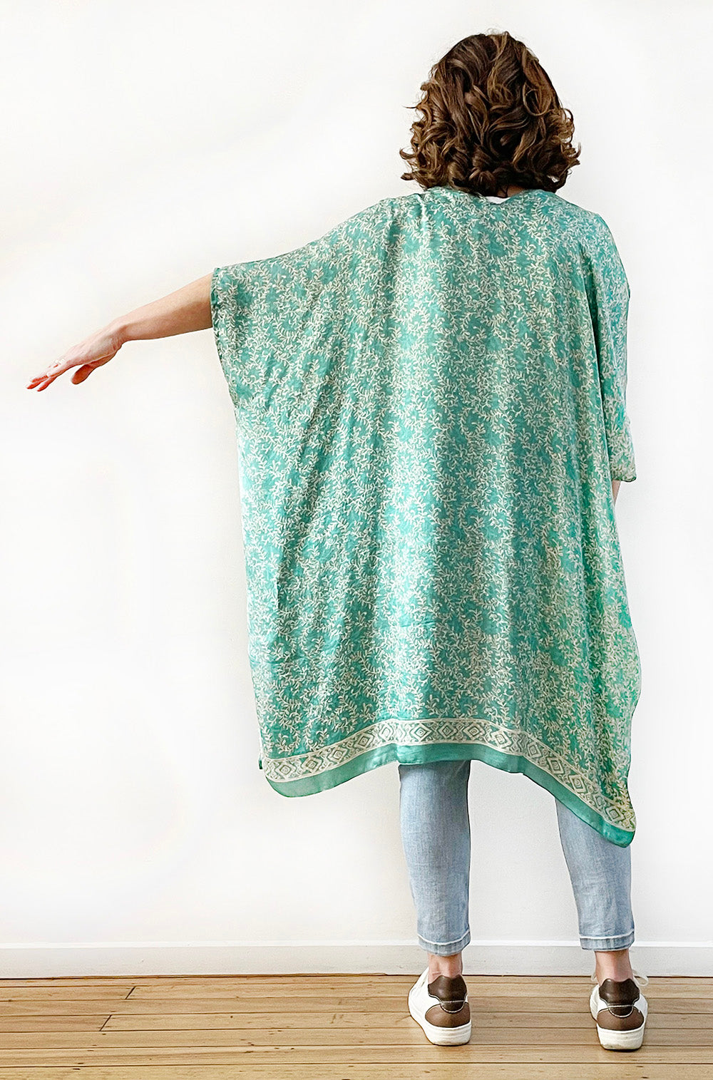 SILK KIMONO IN SOFT GREEN VINE PRINT