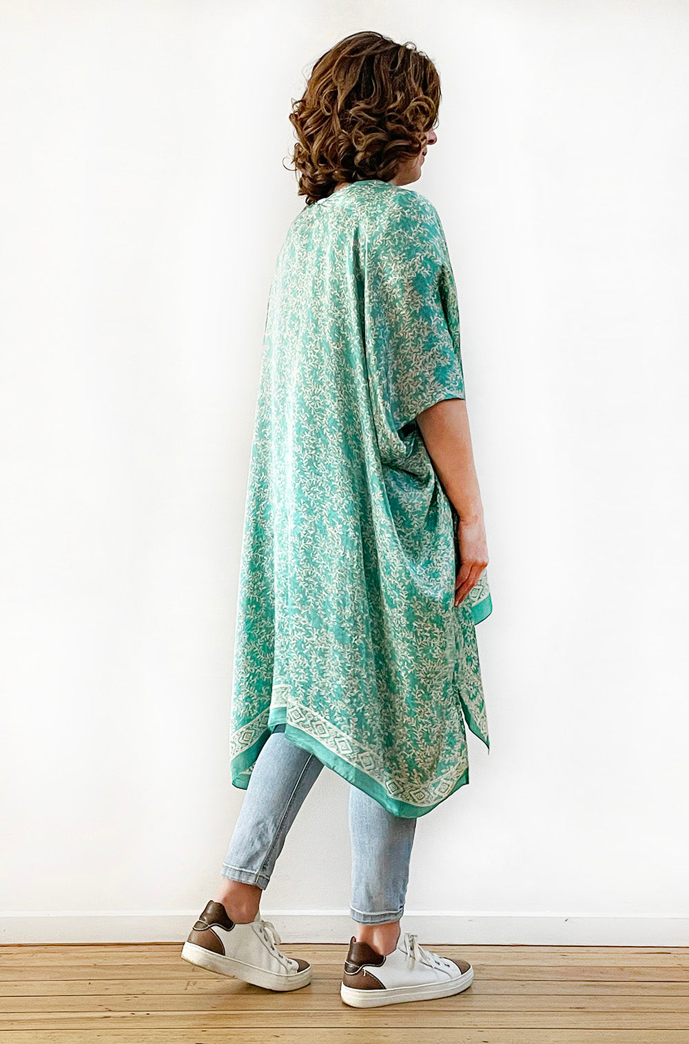 SILK KIMONO IN SOFT GREEN VINE PRINT