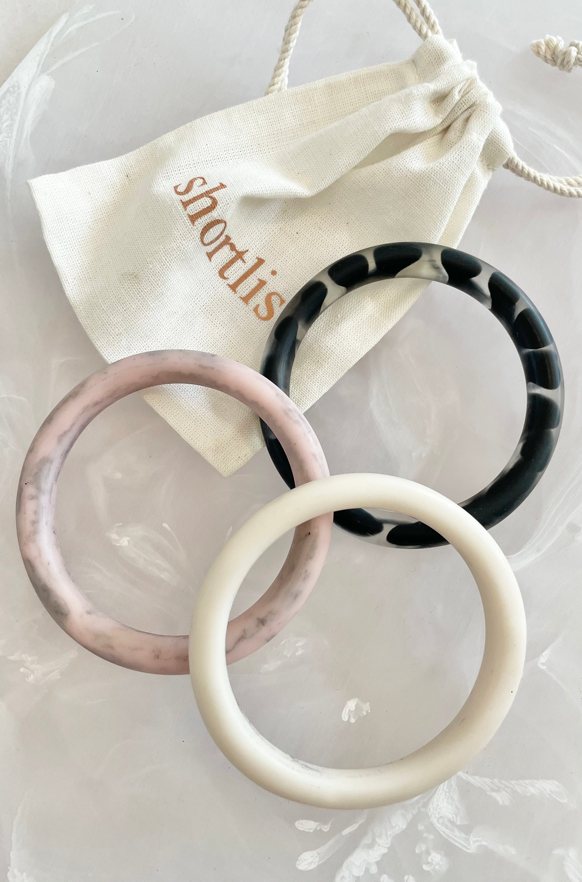 RESIN ROUND BANGLE CREAM