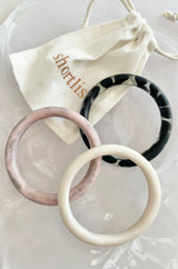 RESIN ROUND BANGLE CLEAR/BLACK