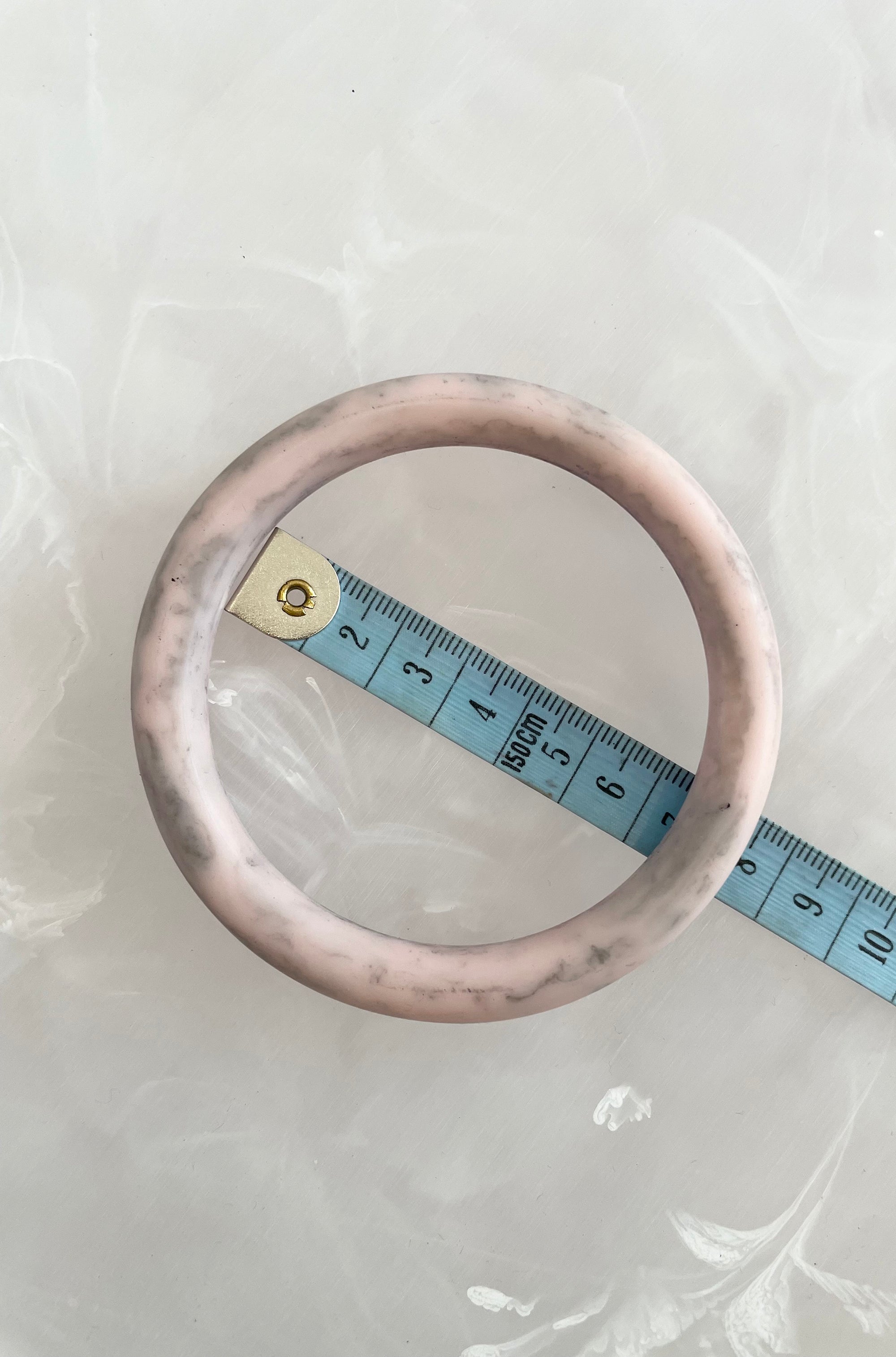 RESIN ROUND BANGLE PINK MARBLE