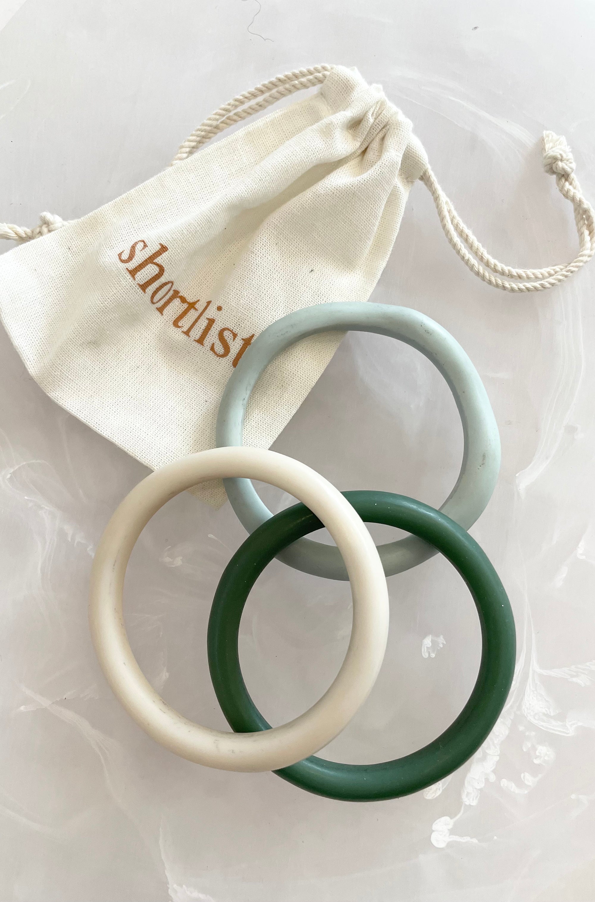 RESIN ROUND BANGLE FOREST GREEN