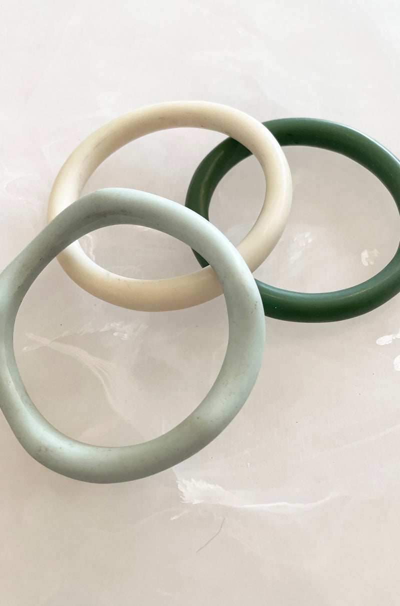 RESIN ROUND BANGLE FOREST GREEN