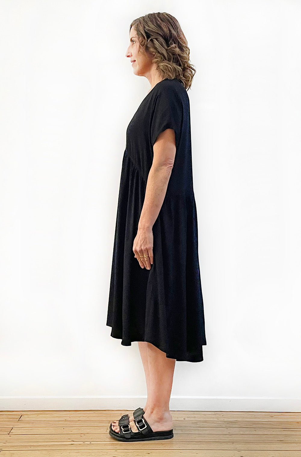 VISCOSE V-NECK SMOCK DRESS BLACK