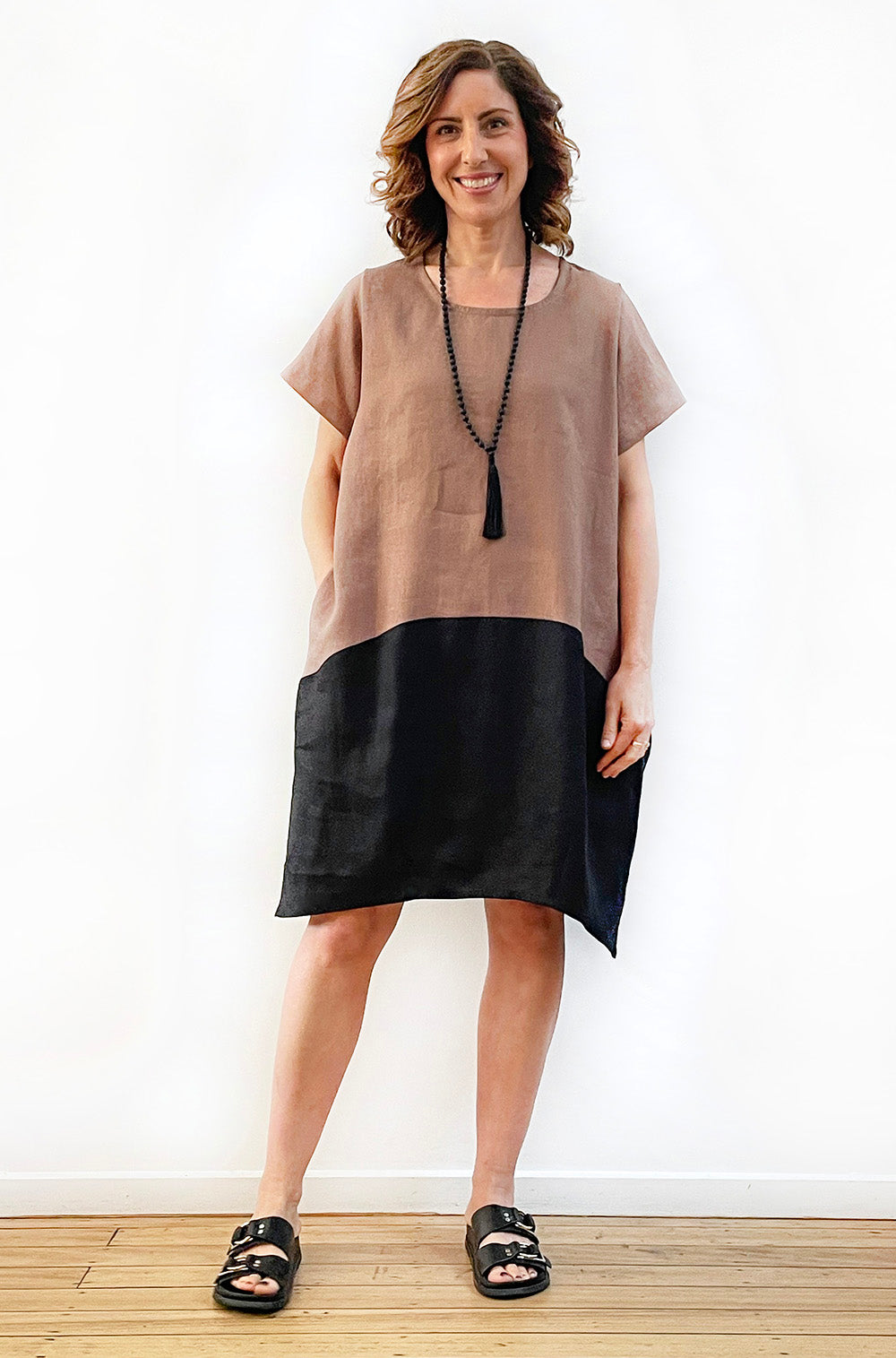 LINEN SPLICED LANTERN DRESS MOCHA/BLACK