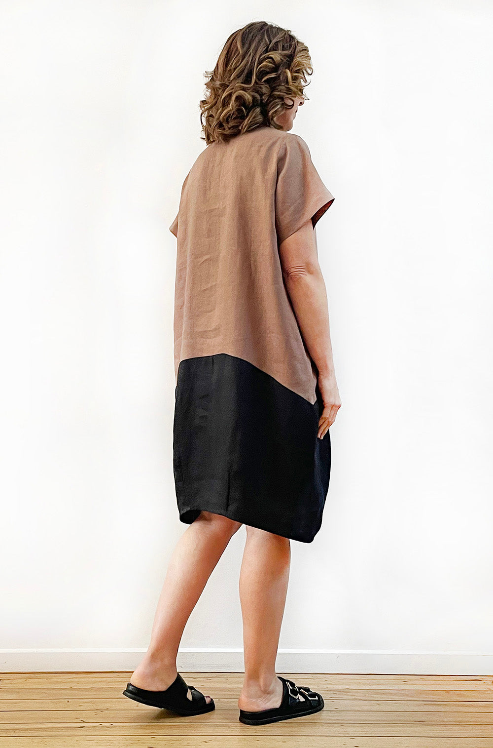 LINEN SPLICED LANTERN DRESS MOCHA/BLACK