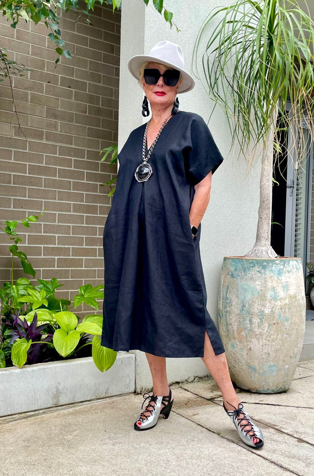 LINEN TUCKED DRESS BLACK