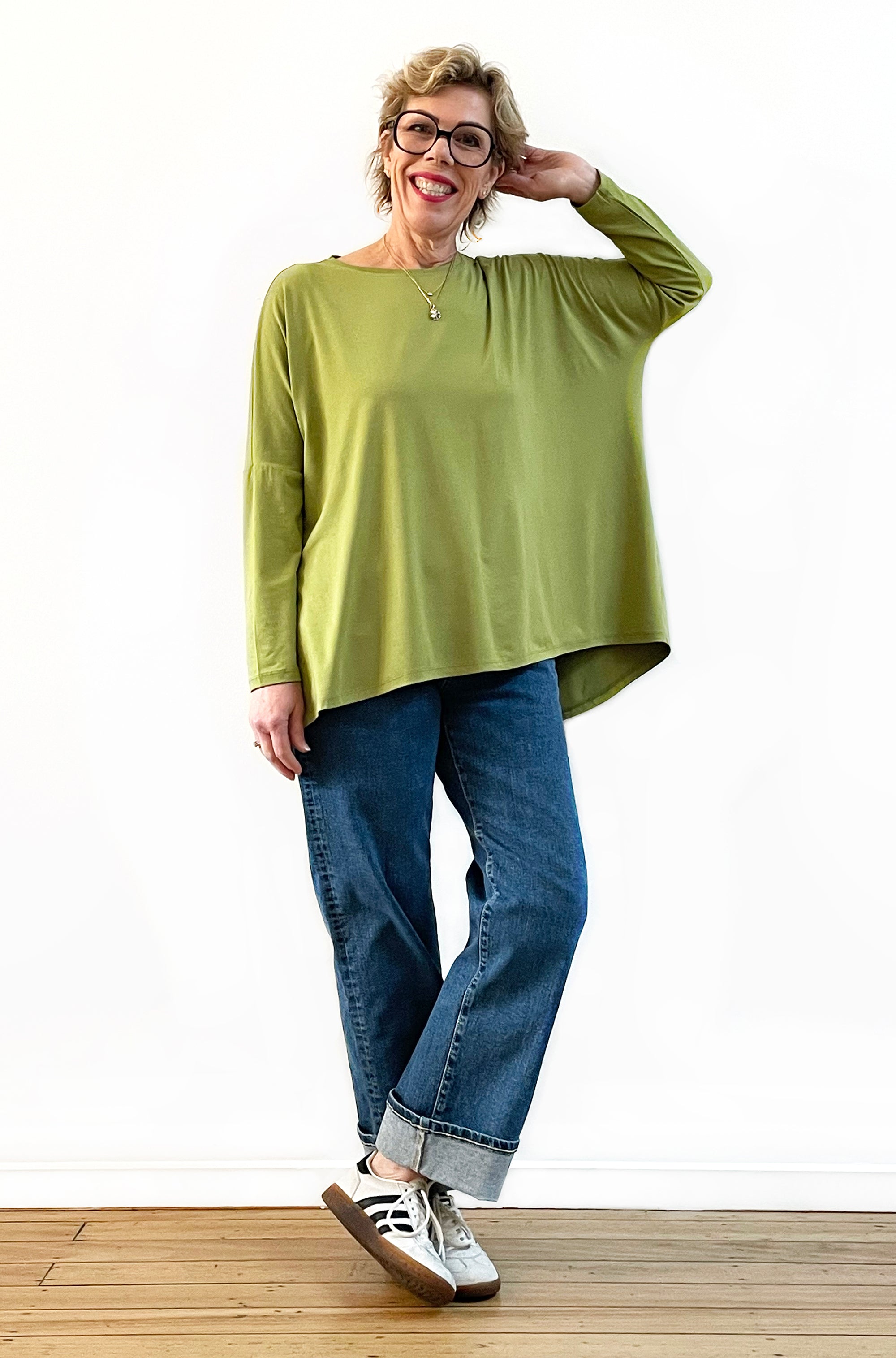BAMBOO LONG SLEEVE CURVED HEM BOX TOP LEAF