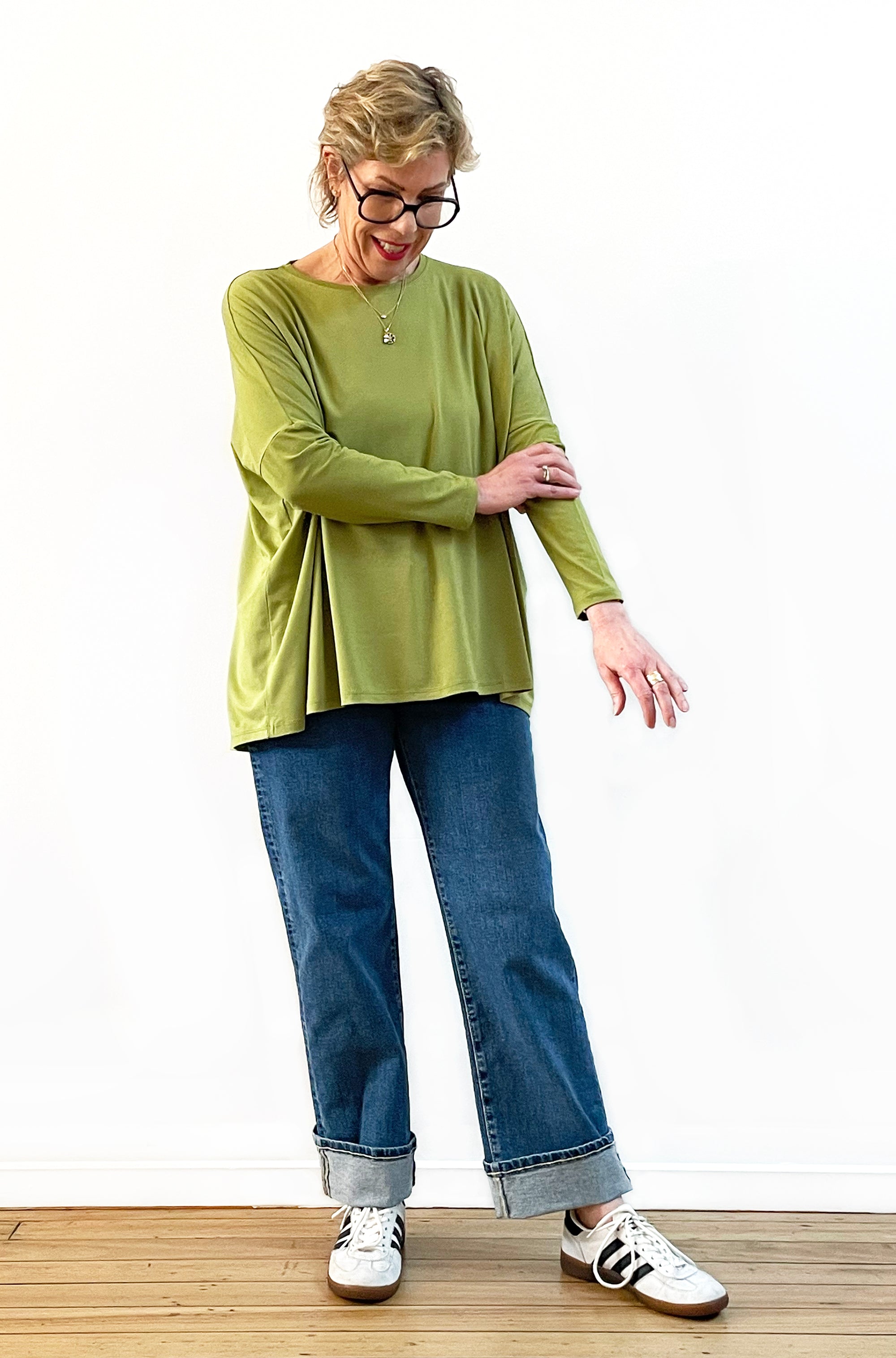 BAMBOO LONG SLEEVE CURVED HEM BOX TOP LEAF