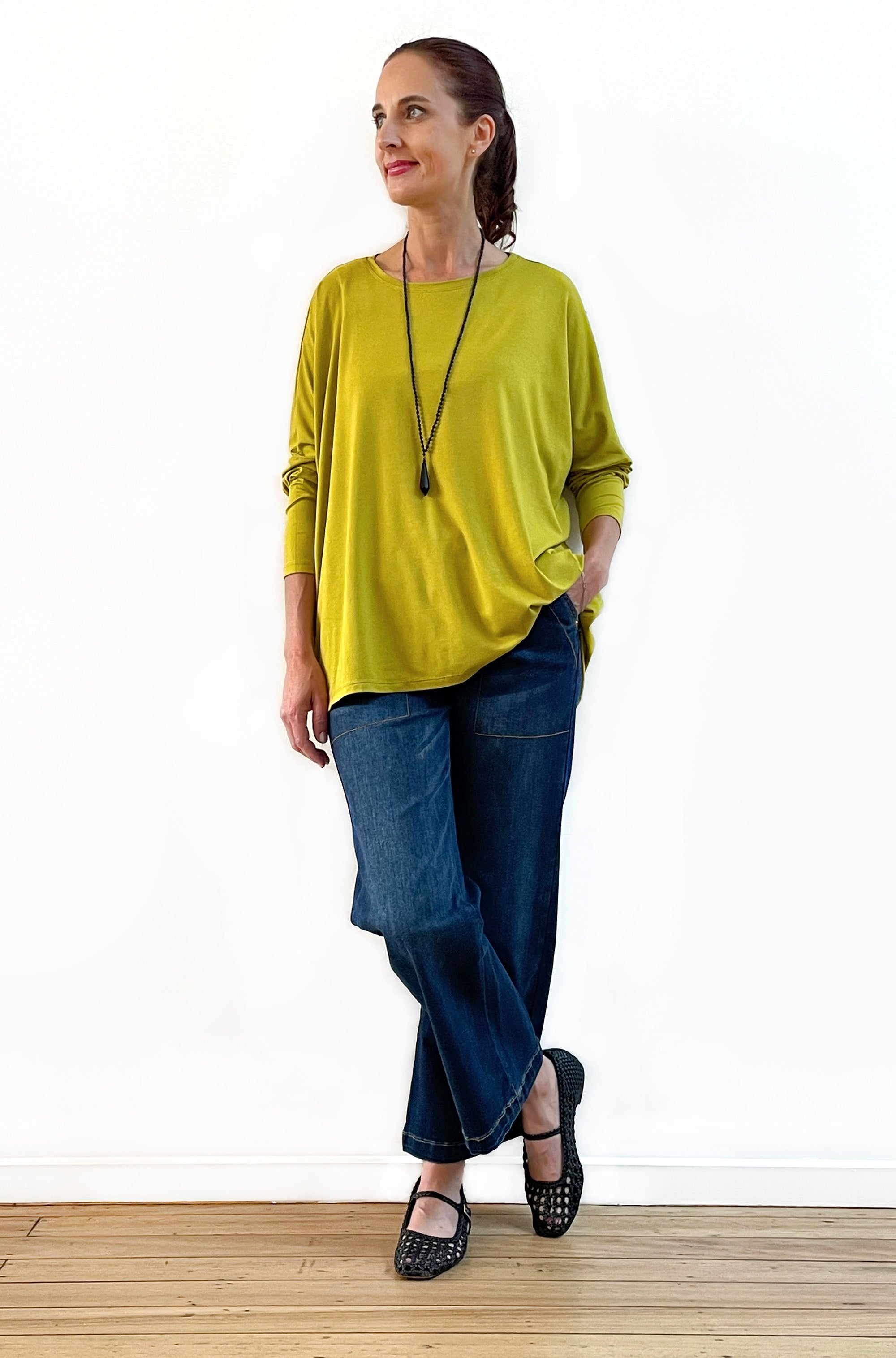 BAMBOO LONG SLEEVE CURVED HEM BOX TOP PICKLE