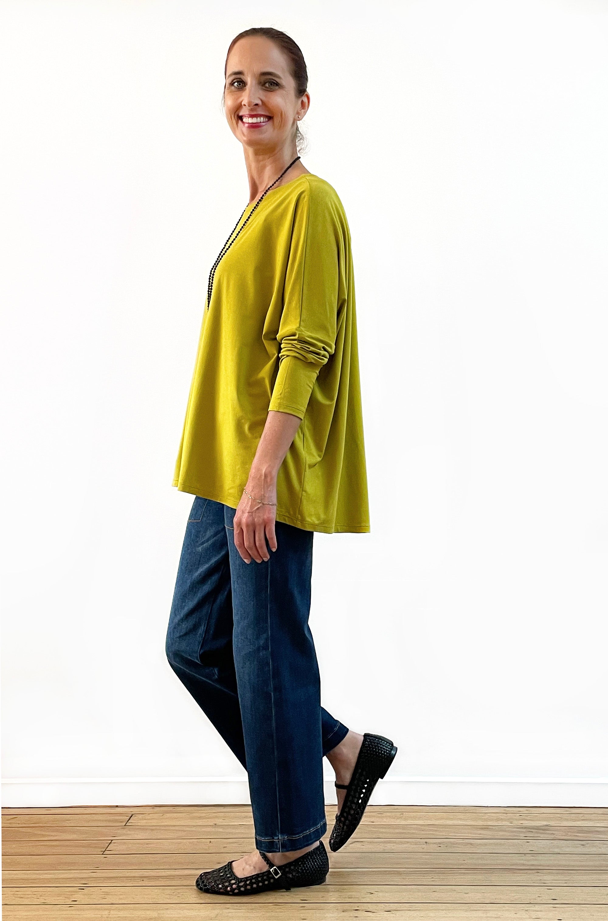 BAMBOO LONG SLEEVE CURVED HEM BOX TOP PICKLE