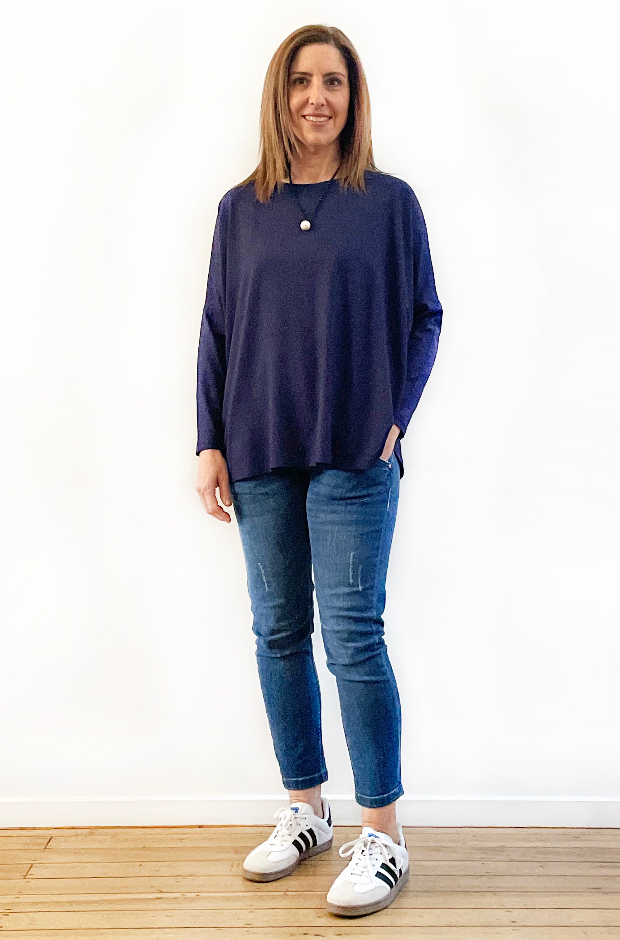 BAMBOO LONG SLEEVE CURVED HEM BOX TOP NAVY