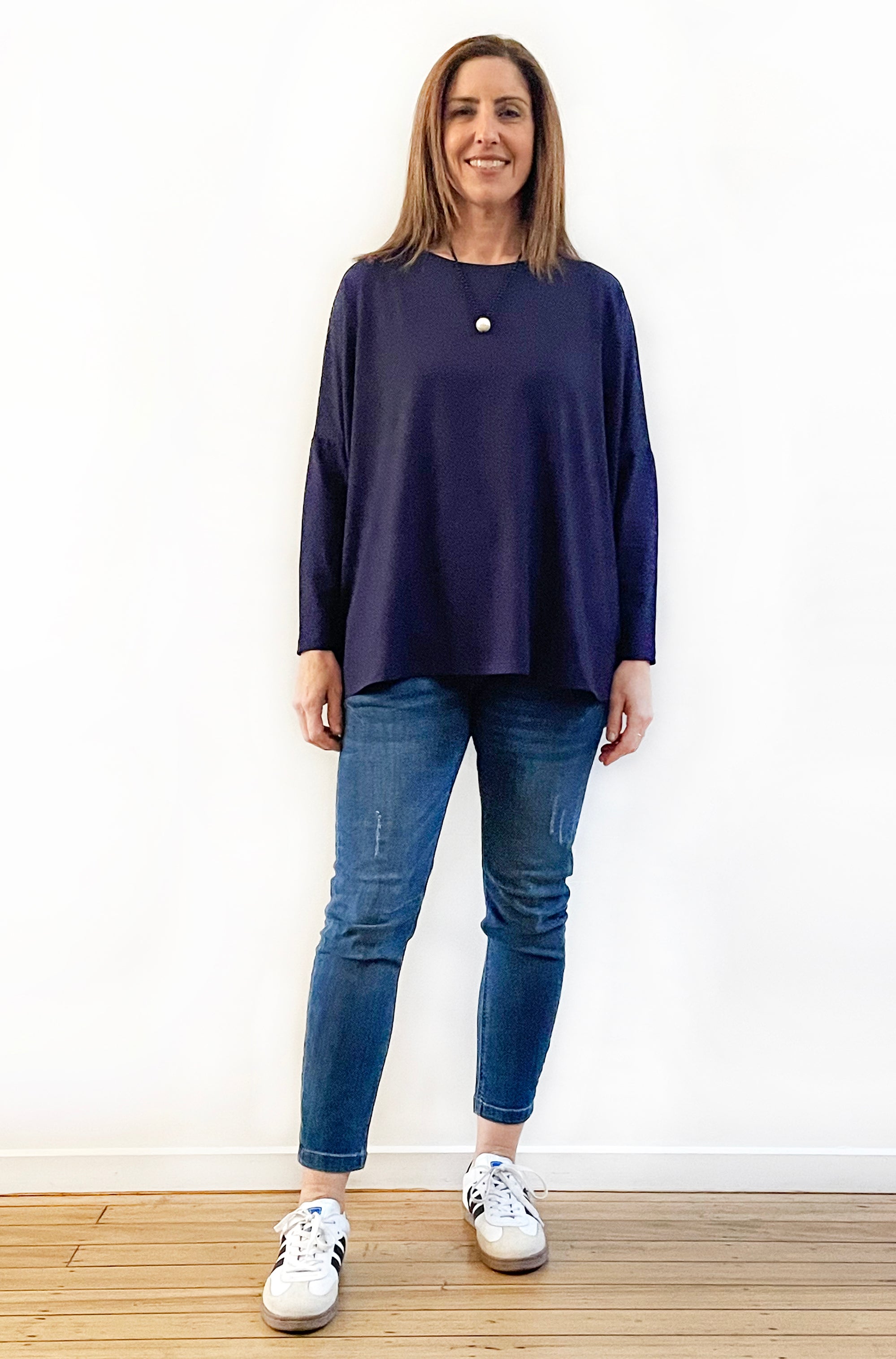 BAMBOO LONG SLEEVE CURVED HEM BOX TOP NAVY