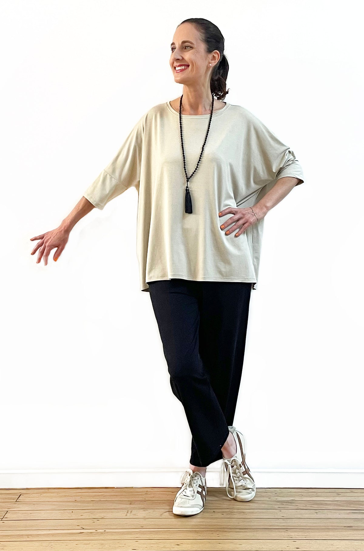 BAMBOO SHORT SLEEVE CURVED HEM BOX TOP SAND