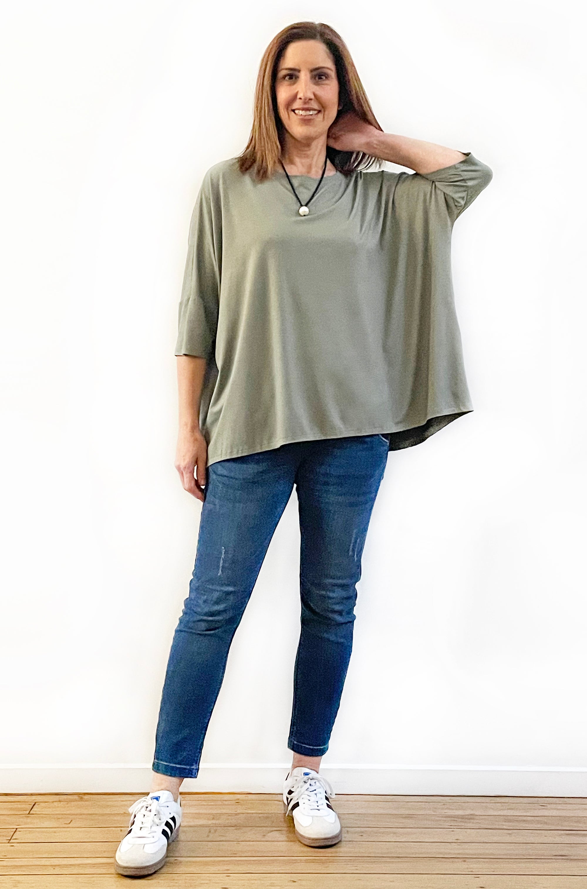 BAMBOO SHORT SLEEVE CURVED HEM BOX TOP KHAKI