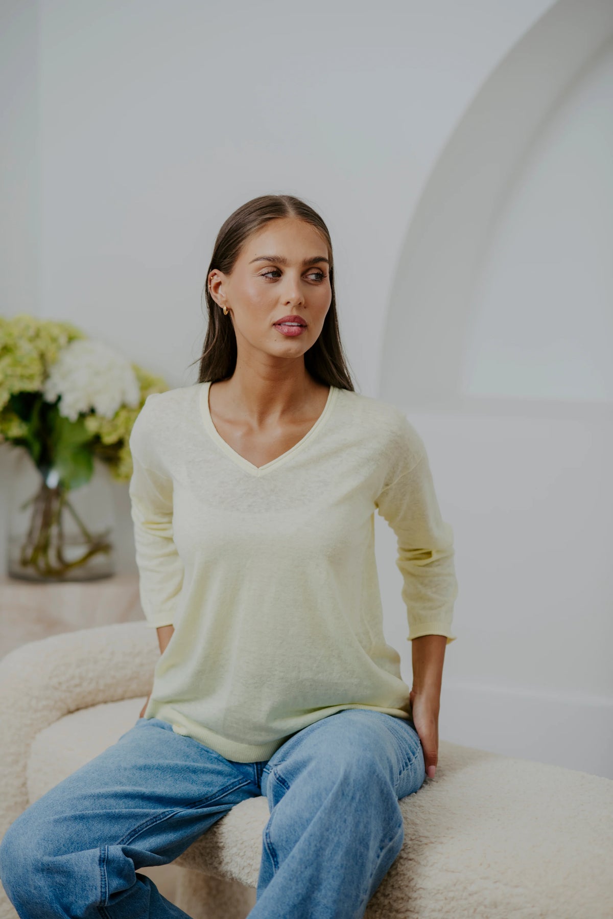 BRIDGE & LORD LINEN/COTTON V-NECK RELAXED PULLOVER LEMON