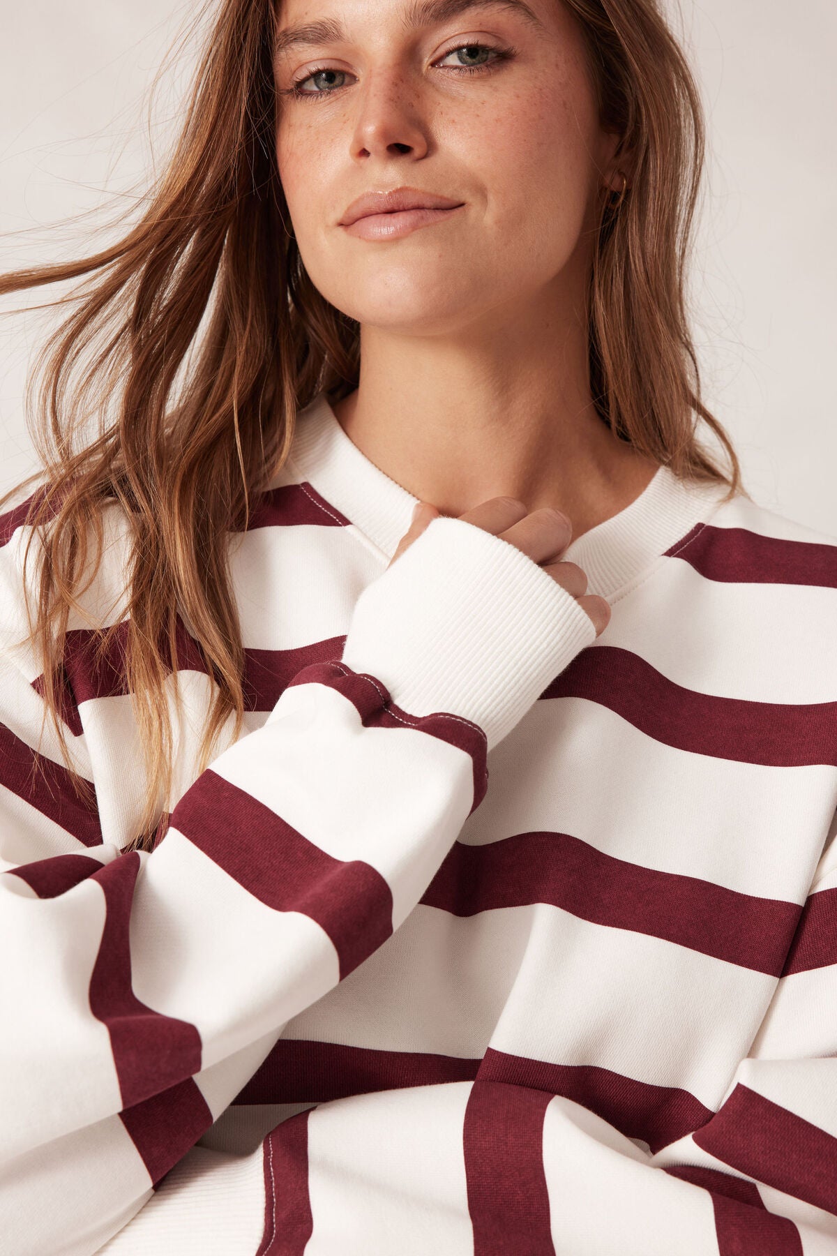 CERES LIFE CROPPED SLOUCHY CREW BURGUNDY STRIPE