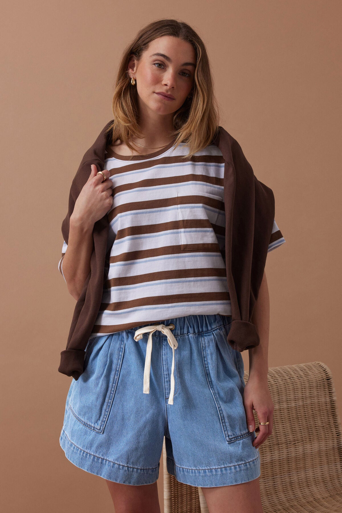 CERES LIFE DARCY RELAXED EVERYDAY SHORT MID BLUE WASH