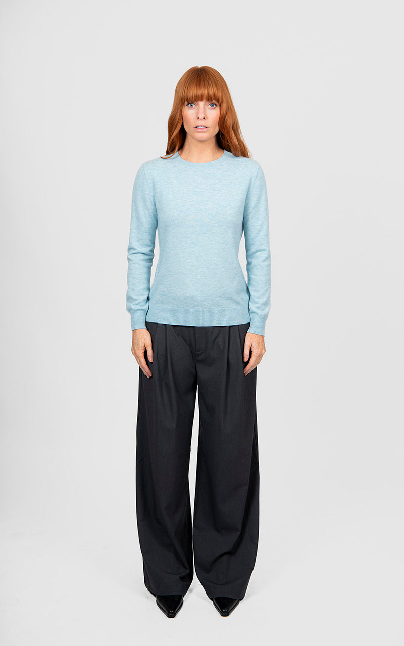 BRIDGE & LORD MERINO CASHMERE CHLOE CREW NECK PULLOVER AQUAMARINE