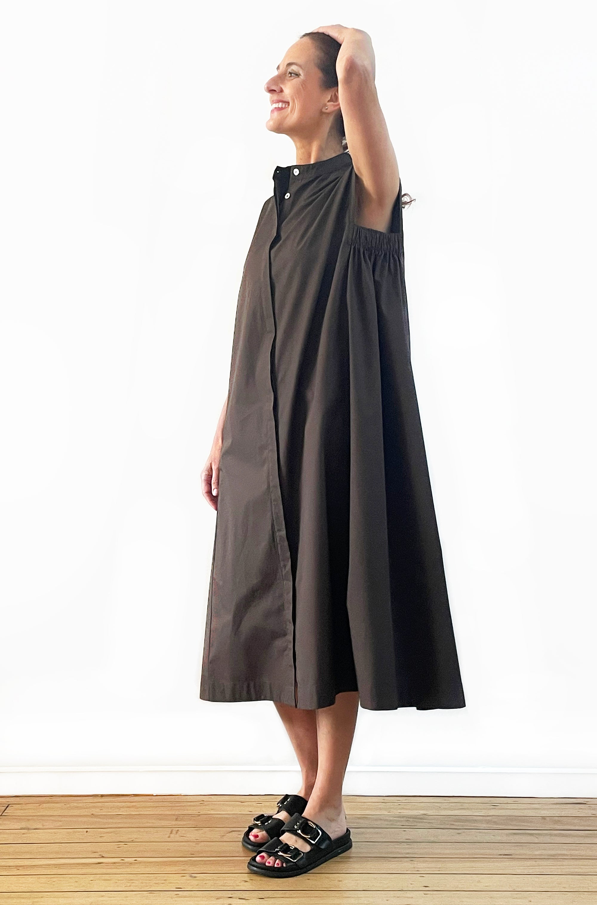 COTTON BUTTON THRU ELASTIC PANEL DRESS DARK CHOCOLATE